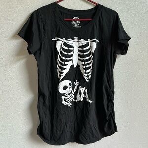 Maternity Halloween skeleton shirt. Size large. Black